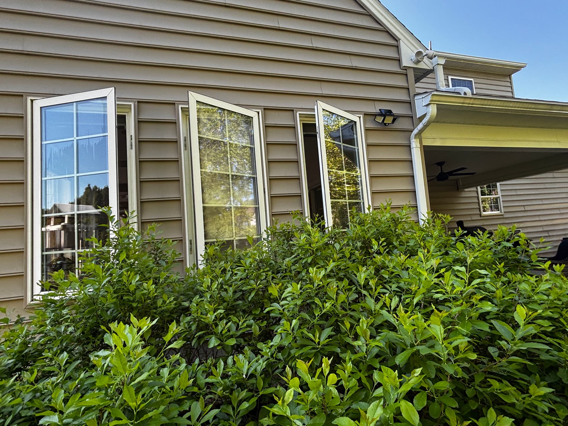 Gallery photos for Pollen Season Window Cleaning Done Right in Lititz: Image #3